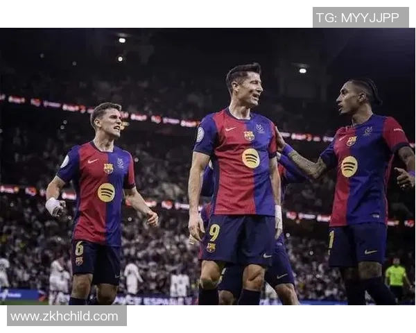 足总杯决赛巴萨大胜皇马四球零封全场沸腾赛后点评引发热议