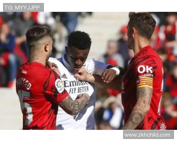 西甲激战:多特蒙德逆转拜仁乌龙球成比赛转折点战术解析